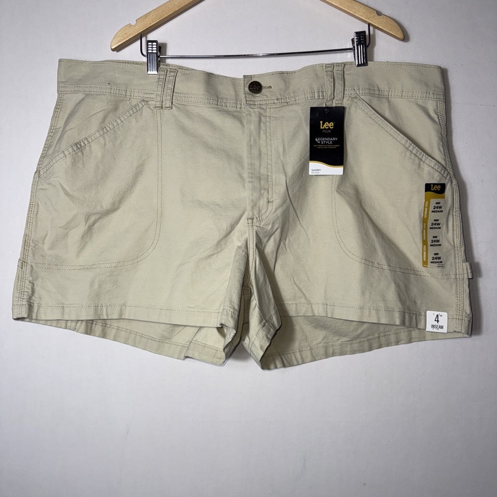 LEE Plus Workwear Women's Mid Rise Short 24W Medium 4" Inseam Causal Beige NWT